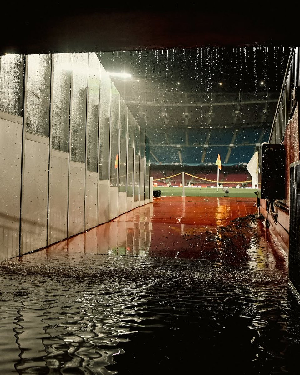 sozirv's tweet image. عودة الكامب نو، ذلك الملعب الجميل.