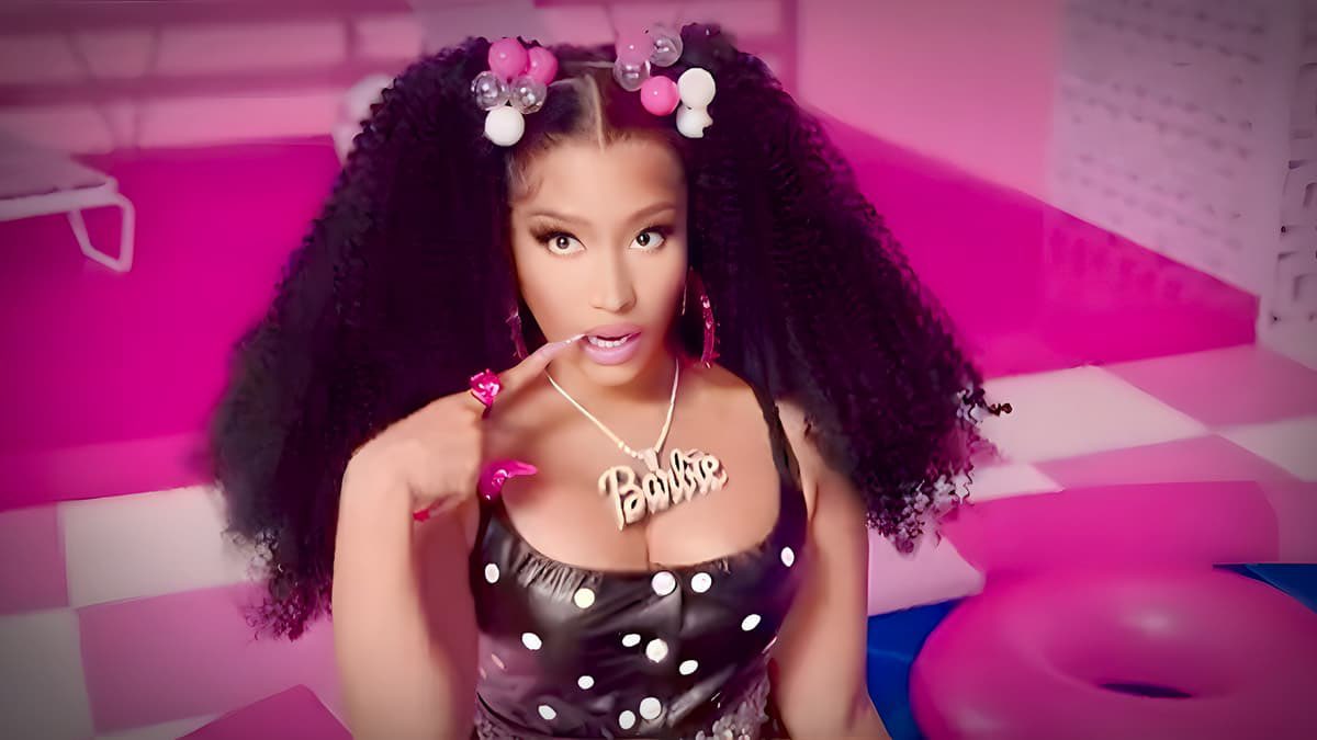 typical_munch's tweet image. the idol                   the fandom