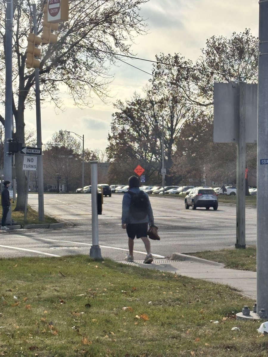 AceOfGoons's tweet image. Rough night for the boys in denim! #PIKE #bows