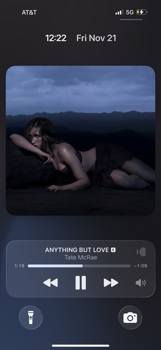 ctrljakc's tweet image. But bitch..