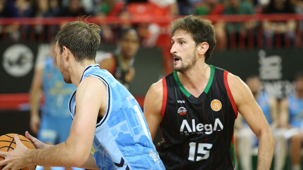 CompeticionFEB's tweet image. 🚨 Mercado #PrimeraFEB: Pablo Hernández (@phernandez_97) renueva con el @GrupoAlegaCant hasta final de temporada

▶ Tras finalizar su contrato temporal, continuará en el equipo cántabro

🗓️ 1997 | 📏 2,01 m.
⛹️‍♂️ Alero | 🌍 Español

📝 Más información ⬇️
feb.es/2025/11/21/bal…