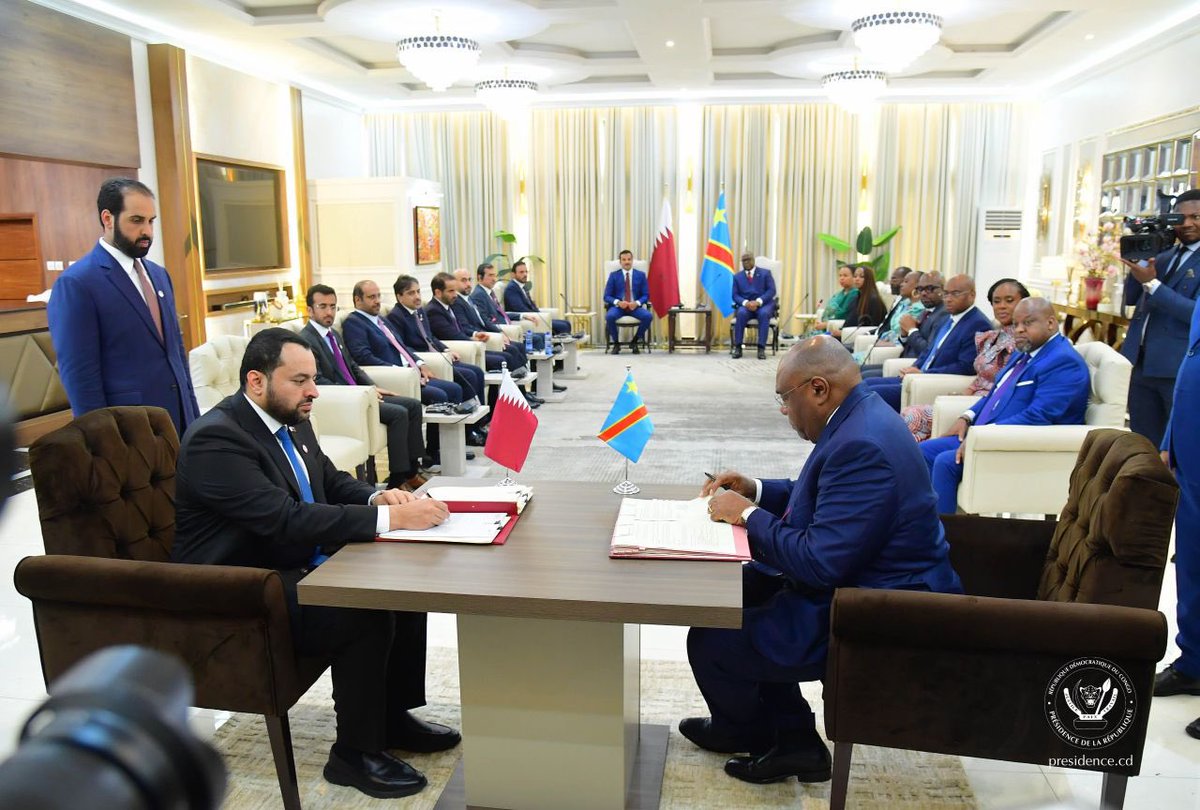 IsralMutombo11's tweet photo. Voici l'essentiel à retenir de six protocoles d’accord signés entre Kinshasa et Doha ce vendredi 21 novembre : 

• Protocole d’entente dans le domaine portuaire entre Qatar Port Management Company, Mwani Qatar et l’Office National des Transports (ONATRA SA) de la RDC ;

• Protocole d’accord de coopération juridique entre les ministères de la Justice du Qatar et de la RDC ;

• Accord d’exemption de visas pour les détenteurs de passeports diplomatiques et de passeports spéciaux de la RDC et de l’État du Qatar ;

• Mémorandum d’entente entre le Fonds du Qatar pour le développement et le ministère congolais des Affaires sociales, actions humanitaires et solidarité nationale relatif au soutien au projet de réponse d’urgence multisectorielle en RDC, particulièrement au Nord-Kivu ;

• Protocole d’entente dans le domaine de la jeunesse et du sport entre les deux gouvernements ;

• Protocole d’entente relatif aux consultations politiques sur les questions d’intérêt mutuel entre les ministères des Affaires étrangères de la RDC et du Qatar.