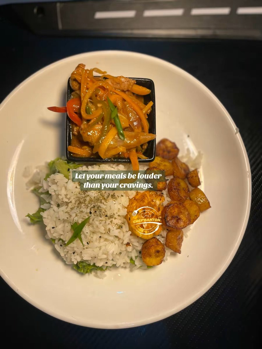 Sheddy_Banton's tweet photo. Carbs don’t make you fat.
Bad choices do.
Here’s a reminder that rice, saucy chicken, roasted corn &amp; plantain can fit perfectly into a healthy life, if you cook with sense. 😭🔥🍚
Eat smart, not scared. https://t.co/jx5Gj1nRq8