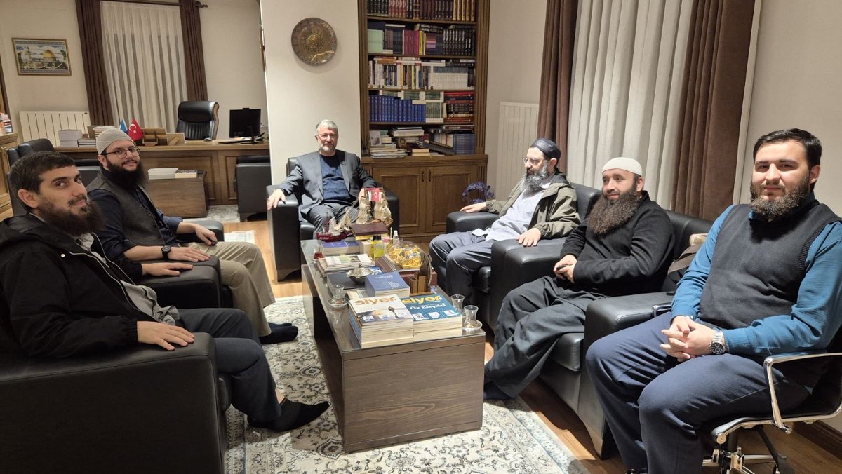 İmam Buhari Vakfı’ndan (<a href="/imambuharivakfi/">İmam Buhari Vakfı</a> ) 
Mahmut Varhan hocamız ve  diğer kıymetli hocalarımız ziyaretimize geldiler. Mevlâ kardeşlerimizden razı olsun. Hizmetleri daim ve bereketli olsun…