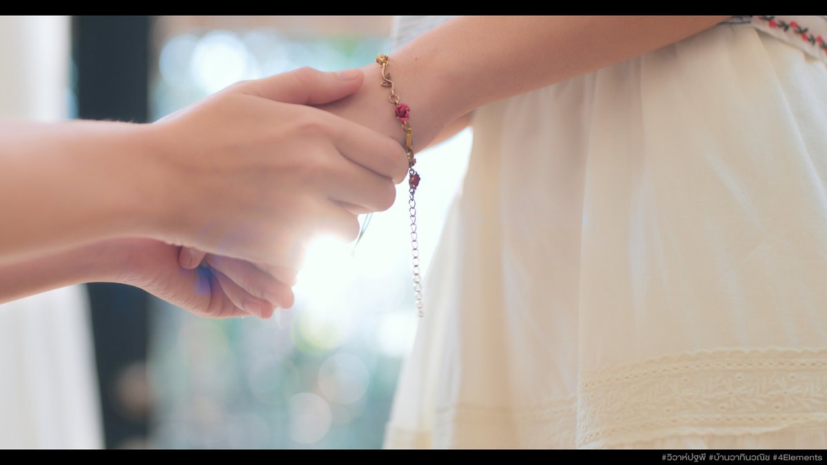 4elementsGL's tweet image. กรี๊ดดดดดดดดดดดด!! 😭💖🔥

พี่ดินจับมือน้องโรสแบบนี้… ใจแอดก็เหลวไปแล้วหนึ่ง! มือก็แน่น ตาก็หวาน แบบนี้จะไม่ให้เขินยังไงไหวคะทุกค๊นนนน! 🤭✨

ยังไงก็ขอให้รักกันนาน ๆ เลยนะคะพี่ดินน้องโรส

จับมือกันไปไกล ๆ แบบไม่มีวันปล่อย มือแน่นกว่าโซ่ ตัวติดกันยิ่งกว่าแม่เหล็ก! 💗🧲…