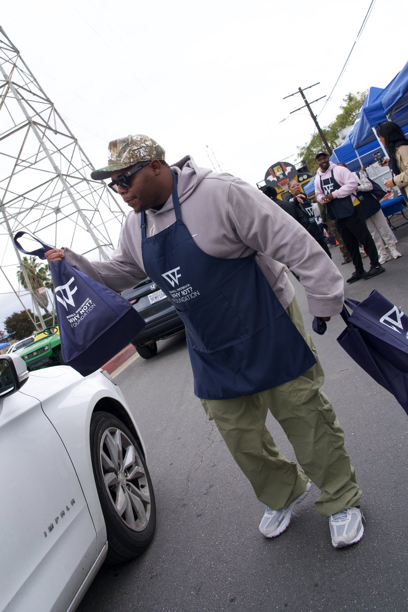 WhyNotFdn's tweet image. Grateful for another special day in South LA.

Our Why Not? Foundation’s 14th Annual Thanksgiving Meal Distribution continues the tradition @russwest44  and @ninawestbrook started to serve families in a community that means so much to them.