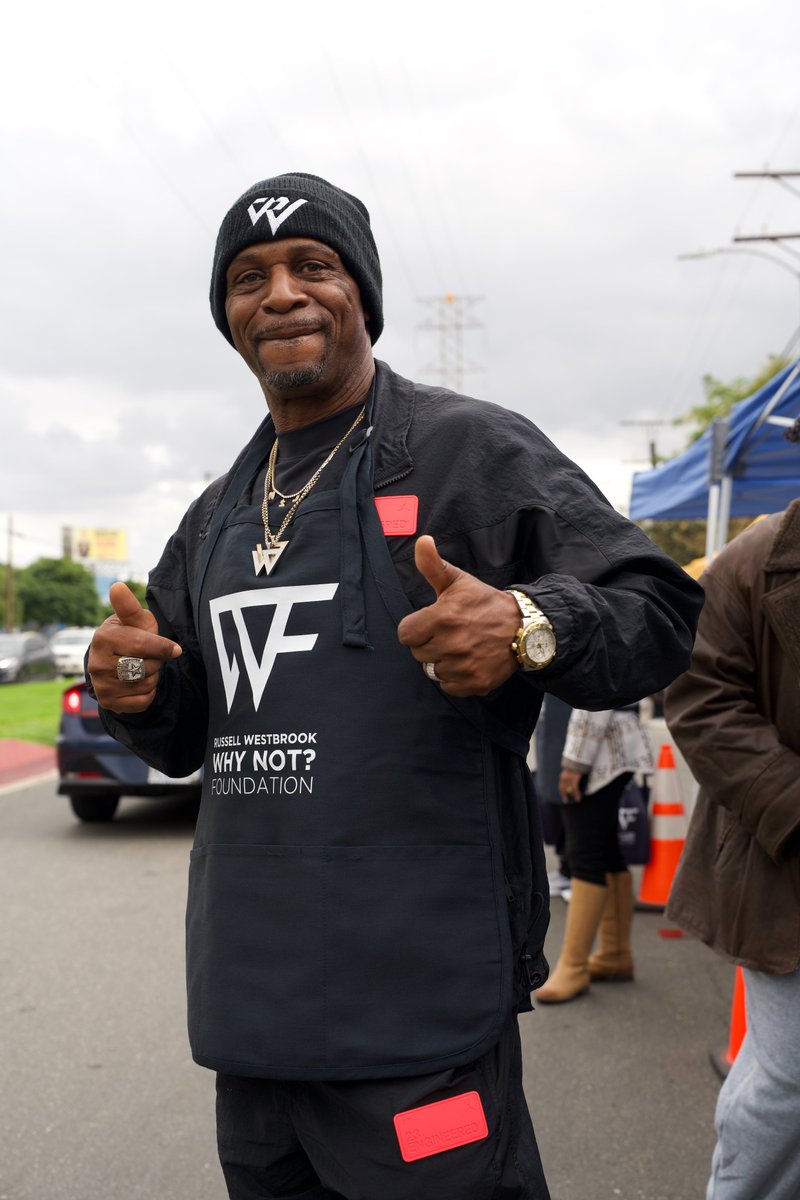 WhyNotFdn's tweet image. Grateful for another special day in South LA.

Our Why Not? Foundation’s 14th Annual Thanksgiving Meal Distribution continues the tradition @russwest44  and @ninawestbrook started to serve families in a community that means so much to them.