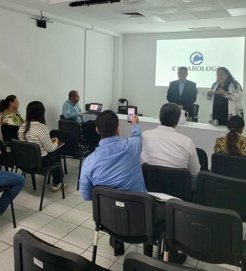 InstitutodePro's tweet image. El día de hoy, personal de este #InstitutoDeProtecciónSinaloa recibió la capacitación “La Defensa de los Derechos de Libre Empresa” impartida por el #Periodista Julio César Silvas.

#PrevenciónEsProtección🛡️
#PeriodismoSeguro⚠️
#DerechoADefenderDerechos🏳️
#LibertadDeExpresión🎙️