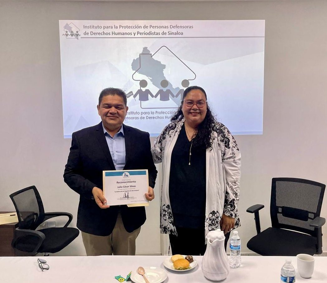 InstitutodePro's tweet image. El día de hoy, personal de este #InstitutoDeProtecciónSinaloa recibió la capacitación “La Defensa de los Derechos de Libre Empresa” impartida por el #Periodista Julio César Silvas.

#PrevenciónEsProtección🛡️
#PeriodismoSeguro⚠️
#DerechoADefenderDerechos🏳️
#LibertadDeExpresión🎙️