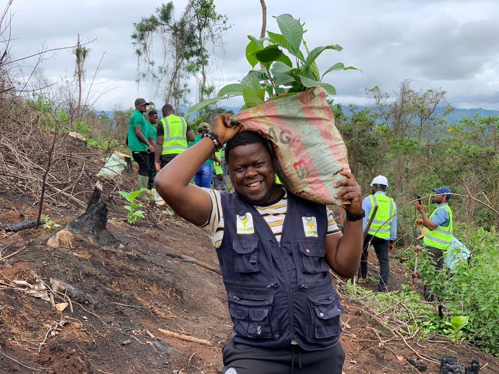 dfontoh's tweet photo. Mr Earth. Legacy 😎😎😊 How many trees have you planted for Mother Nature. Let me motivate you am on 30000+ trees. Join me😊😊 #trees #planet. https://t.co/oo1AJC0OFC