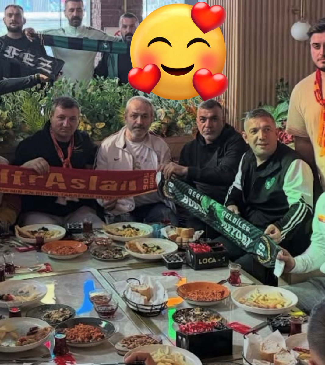 Seninle benim aramda kocaman fark var körfez fk :)
#Göztepe