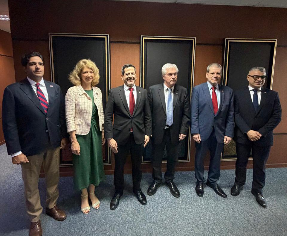 Honrado de haber sido invitado por la Asociación del Cuerpo Consular del Paraguay a su sesión que contó con la presencia del presidente de la Cámara de Diputados, <a href="/raulatorre/">Raul Latorre</a>  y del senador Antonio Barrios.