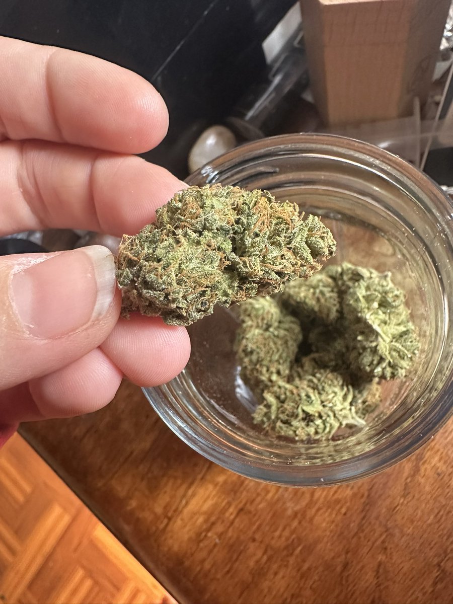 melodygrows's tweet image. Burping jars and even sick with a stuffed nose this caboodle smells so sweet and delicious 😩😩 next week is the taste test🤤