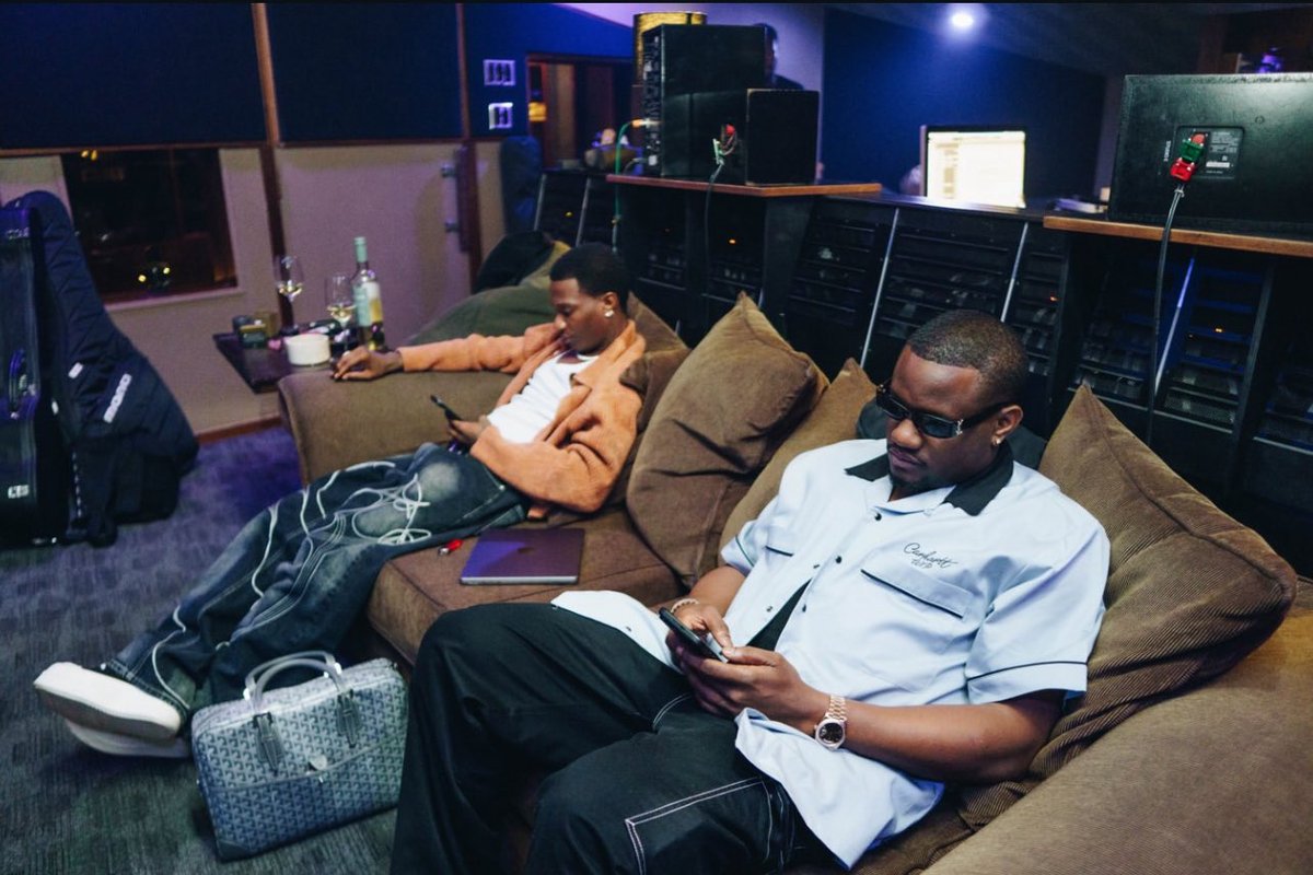 WizkidSource's tweet image. Wizkid &amp;amp; DJ Tunez 🧡