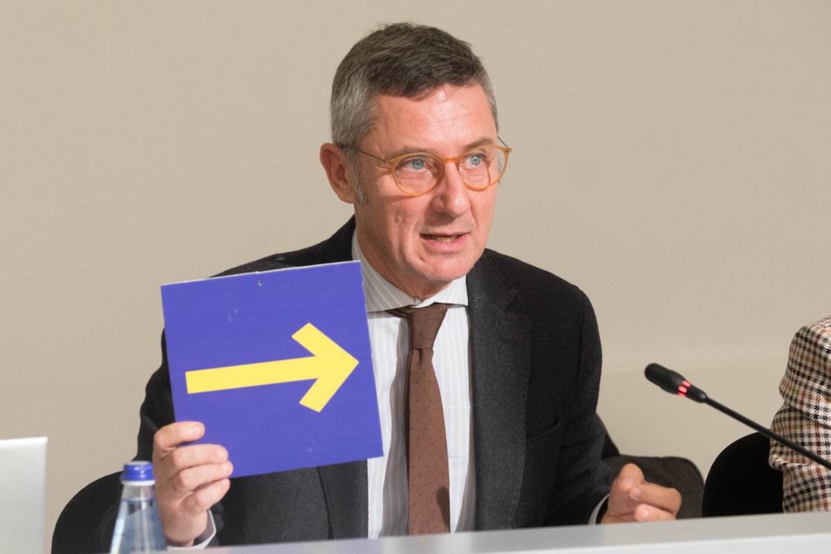 O <a href="/Par_Gal/">Parlamento Galicia</a> insta ao Concello de Vigo a permitir a sinalización oficial do Camiño de Santiago na cidade.🚶

O Camiño Portugués da costa, en pleno auxe, merece claridade e colaboración institucional para impulsar o seu valor cultural e económico. ✨

ppdegalicia.com/es/o-parlament…