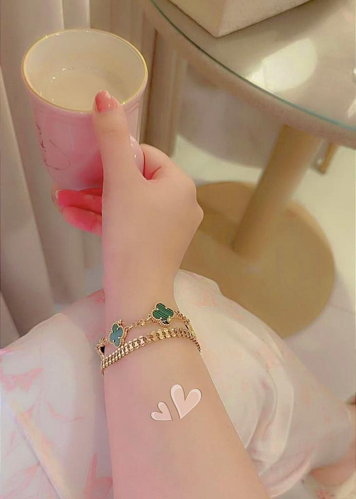 مساء الورد 💋 

لايك متابعة فديتكم 🥰