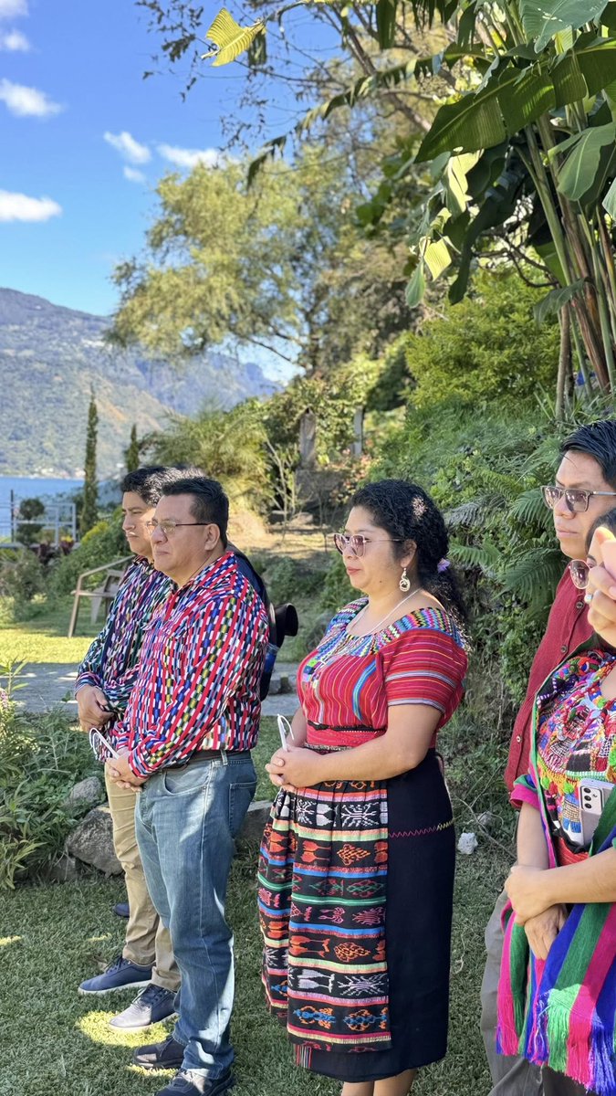 🌊 ¡Descubre el lago más bello de #Guatemala!
Lanzamos la primera Cooperativa de Turismo en Atitlán 💙
#ATITUR es realidad 🌱
#TurismoComunitario que cuida el ambiente y celebra la cultura maya.
 📸 #iximulew
#LagoAtitlán #ViajeSostenible #EcoTurismo