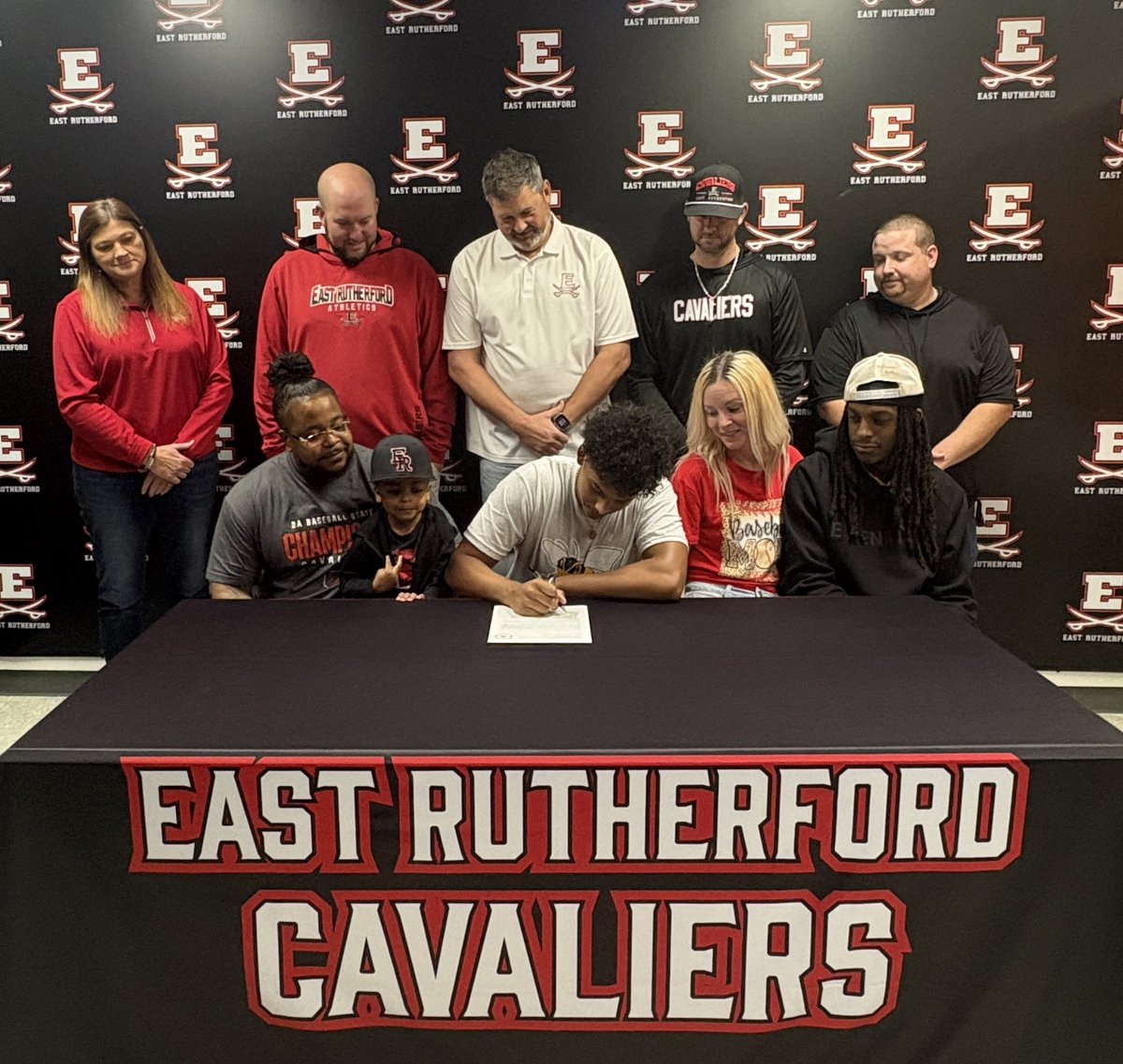 ERHS Athletics⚔️ tweet media