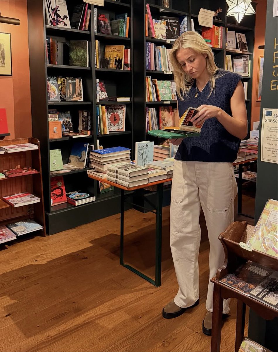 lw6source's tweet image. 📸 | leah williamson recently