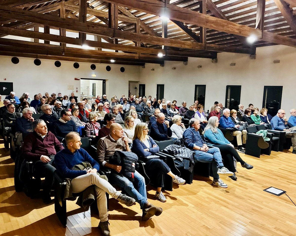 CrisantiEuropa's tweet image. Domenica e lunedì in #Veneto avremo finalmente l’occasione di voltare pagina dopo decenni di governo della destra.

Faccio un grande in bocca al lupo alle nostre candidate in Consiglio regionale Vanessa Camani ed Elisamaria Bressan che ho incontrato rispettivamente lunedì e