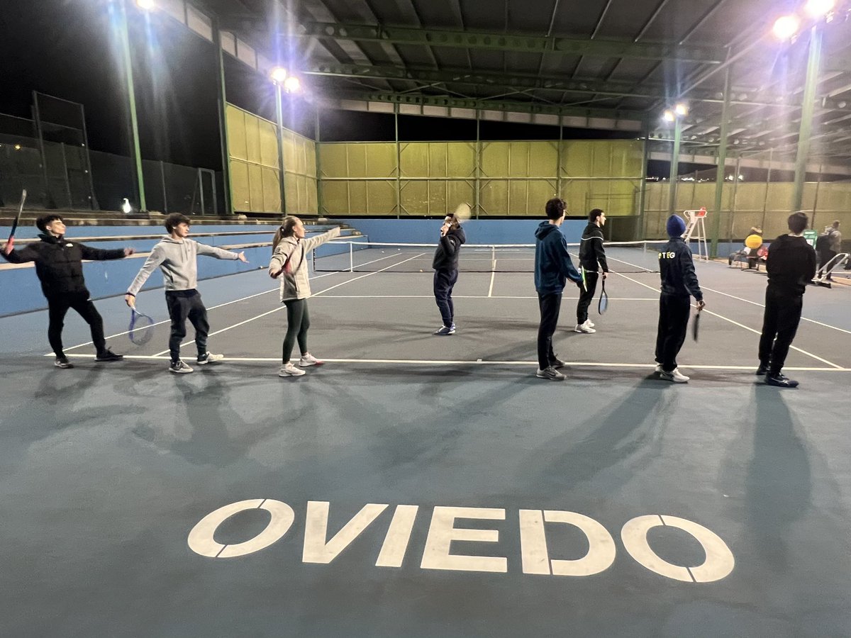 Intensa jornada en el <a href="/ctolivares/">C.T. Olivares Oviedo</a> de OVIEDO con los cursos de formación para Monitores &amp; Entrenadores de TENIS con titulación nacional e internacional del RPTenis.org impartidos por <a href="/luismediero/">Luis Mediero</a> &amp; <a href="/gonzalotenis/">gonzalo perez</a>  con el apoyo de la <a href="/RFETenis/">Tenis España</a> <a href="/Fede_tepa/">Federacion de Tenis del Principado de Asturias</a>