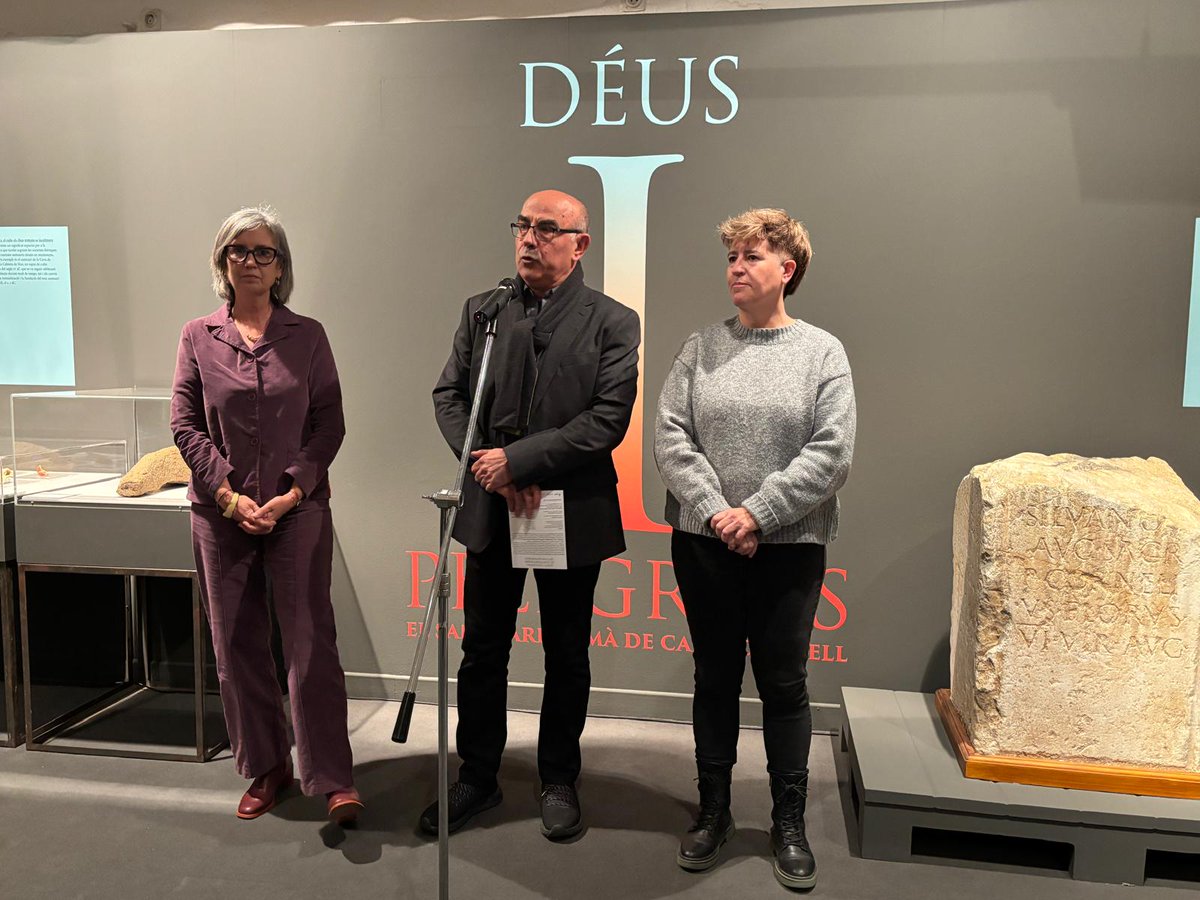 museumataro's tweet photo. #Inaugurada, a #CanSerra, l'exposició "Déus i pelegrins. El santuari romà de Can Modolell"
Comissariada per l'arqueòleg Víctor Revill, l’exposició convida a descobrir la història i evolució d’aquest jaciment emblemàtic des de la fundació del santuari, a inicis del segle I dC 🪔 https://t.co/jvc1z9gVyL
