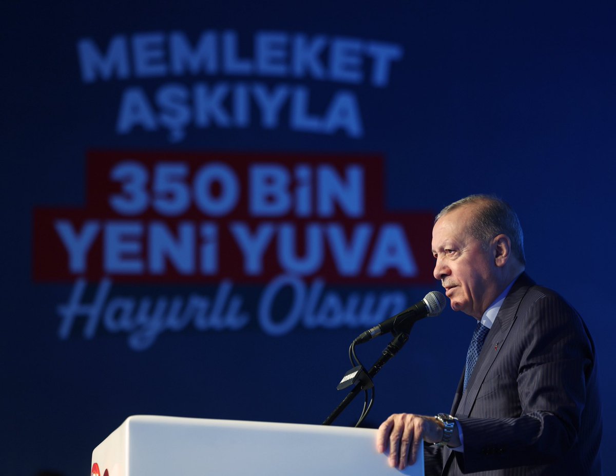 avadursun's tweet photo. Cumhurbaşkanımız Sayın Recep Tayyip Erdoğan’ın liderliğinde, asrın felaketi sonrasında 11 ilde yürütülen 3.481 şantiyede 350 bin konutun inşası tamamlandı.

Depremzede vatandaşlarımızın yaralarının sarılması için canla başla çalışan Cumhurbaşkanımız Sayın Recep Tayyip Erdoğan’a, Bakanımız Sayın Murat Kurum’a ve emeği geçen herkese teşekkür ediyorum 👏🏻
