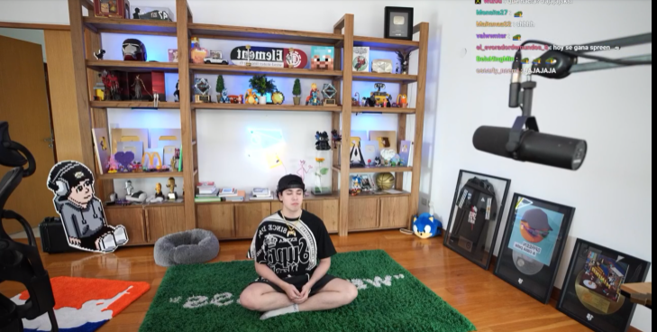 ahi va che entre al stream de spreen y esta sentado en el piso haciendo yoga JDSJDJADSJ WTF
#SquidCraftGame4