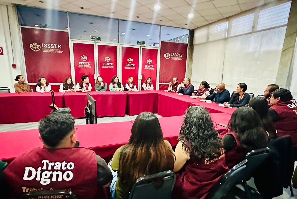 RockAvilaISSSTE's tweet image. Tuve la oportunidad de reunirme con parte del equipo de #TratoDigno del @ISSSTE_mx.
Escuchar sus experiencias en territorio me permitió recibir valiosos aportes que seguirán fortaleciendo esta estrategia nacional, fundamental para construir un Estado de Bienestar.