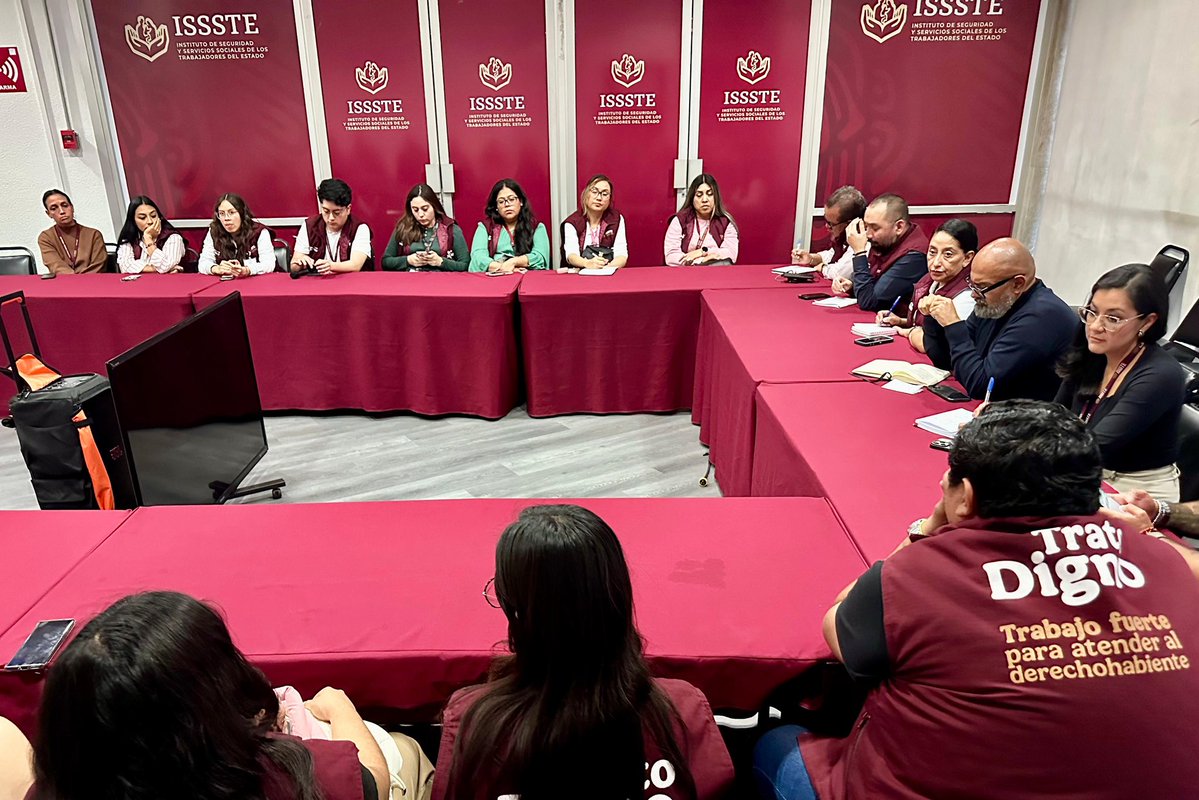 RockAvilaISSSTE's tweet image. Tuve la oportunidad de reunirme con parte del equipo de #TratoDigno del @ISSSTE_mx.
Escuchar sus experiencias en territorio me permitió recibir valiosos aportes que seguirán fortaleciendo esta estrategia nacional, fundamental para construir un Estado de Bienestar.