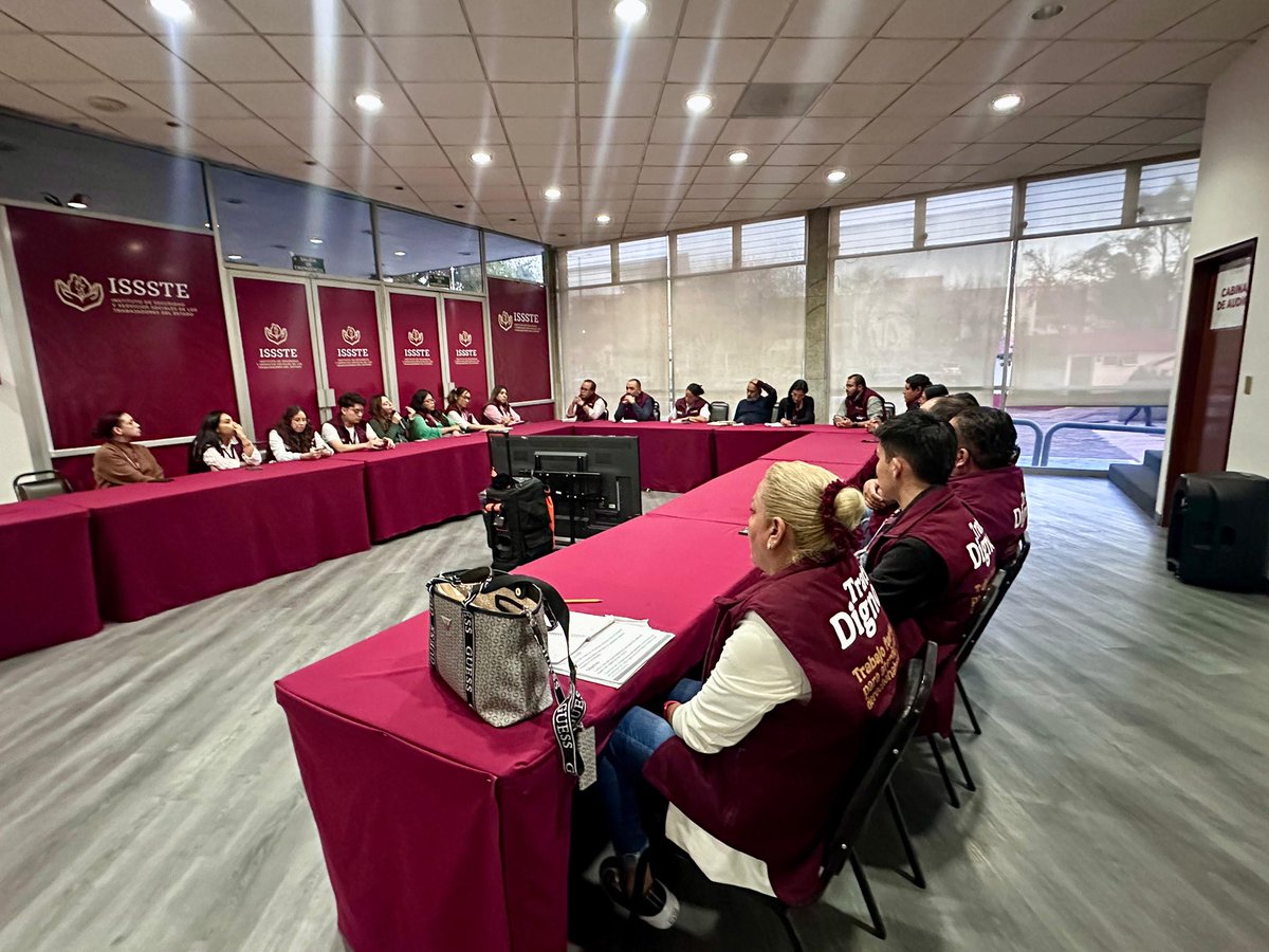RockAvilaISSSTE's tweet image. Tuve la oportunidad de reunirme con parte del equipo de #TratoDigno del @ISSSTE_mx.
Escuchar sus experiencias en territorio me permitió recibir valiosos aportes que seguirán fortaleciendo esta estrategia nacional, fundamental para construir un Estado de Bienestar.