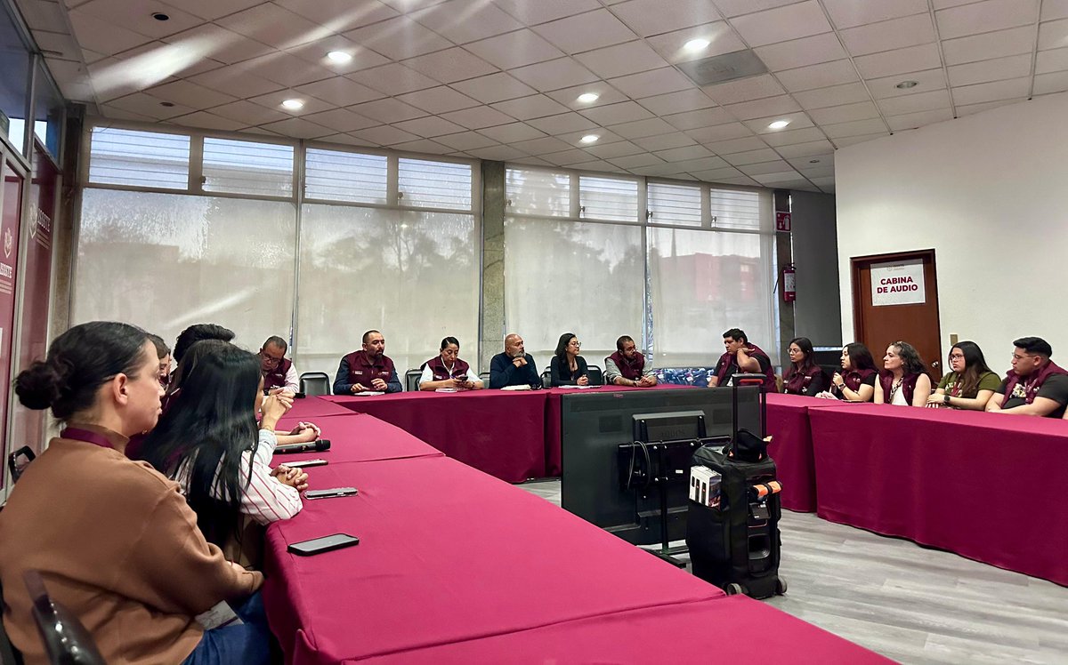 RockAvilaISSSTE's tweet image. Tuve la oportunidad de reunirme con parte del equipo de #TratoDigno del @ISSSTE_mx.
Escuchar sus experiencias en territorio me permitió recibir valiosos aportes que seguirán fortaleciendo esta estrategia nacional, fundamental para construir un Estado de Bienestar.