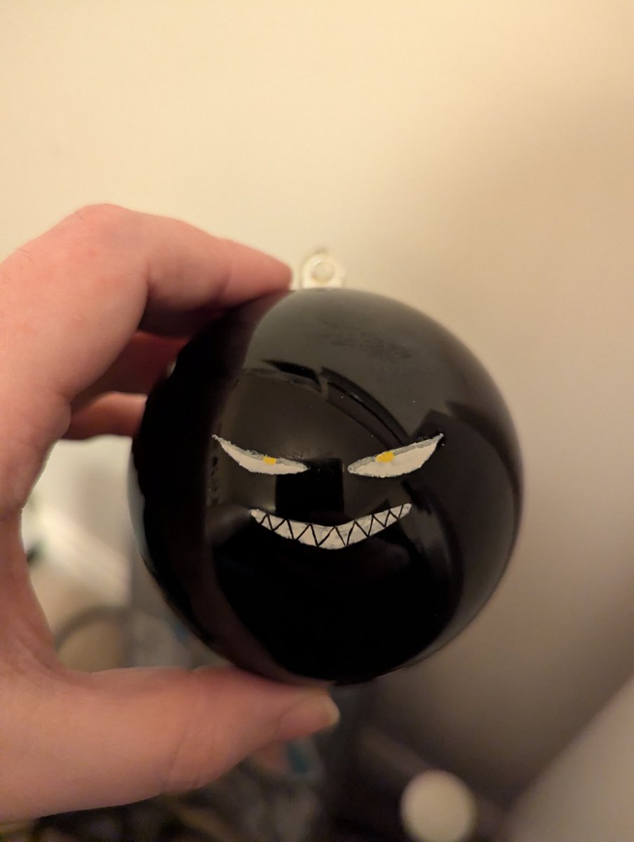 jugacolours's tweet photo. My #MagicalGirlDandelion bauble! https://t.co/mdhAkin0Zq