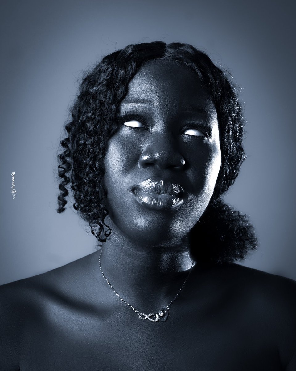 Série portrait: 30 jours 30 visages – Jour 21

Une lumière, un regard, une histoire.
👩🏽‍🦰: Esther 

📞 +229 01 58336433
📍 Atrokpocôdji
©️ Rosecord XII Studio

________________________
#PortraitsDuMois #Rosecord #HumanLight #BeninPhotography #PhotoArt #CreativeSoul #StudioStory