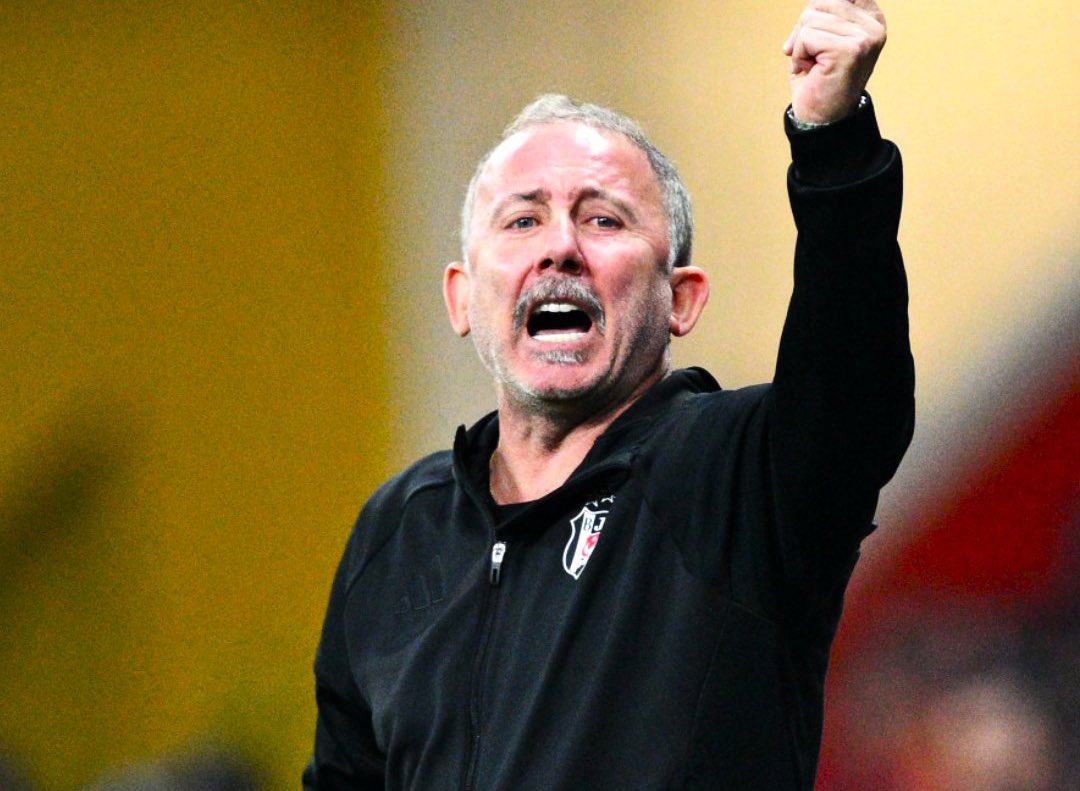 Sergen Yalçın'dan futbolculara: "Bize, size ve kulüp değerlerimize saygısızlık yapanların hesabını sahada soracağız."