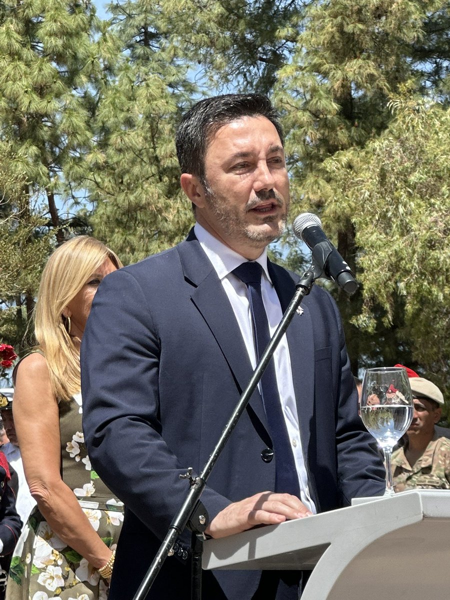 Granaderosarg's tweet image. De esta forma fue puesto en funcionamiento el nuevo destacamento de la ciudad de Mendoza del Regimiento de Granaderos a Caballo junto al Ministro de Defensa y al Jefe del Ejército🐴🇦🇷
#SiempreEjercito  #HerederosDelLibertador #UnRegimientoConHistoria #SomosHistoriaViva