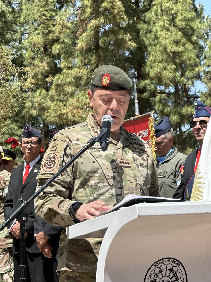 Granaderosarg's tweet image. De esta forma fue puesto en funcionamiento el nuevo destacamento de la ciudad de Mendoza del Regimiento de Granaderos a Caballo junto al Ministro de Defensa y al Jefe del Ejército🐴🇦🇷
#SiempreEjercito  #HerederosDelLibertador #UnRegimientoConHistoria #SomosHistoriaViva