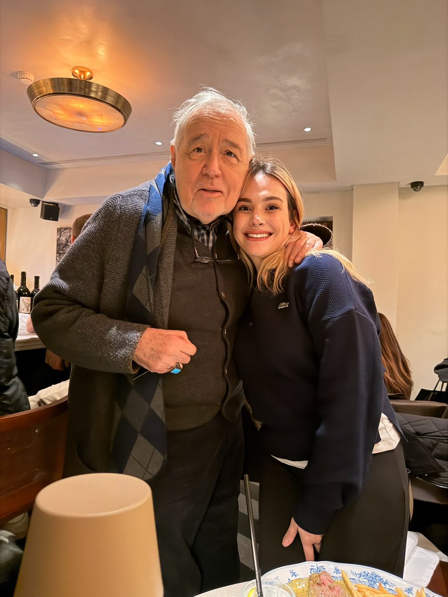 yemeğime laf atan dünya tatlısı biri ile ben