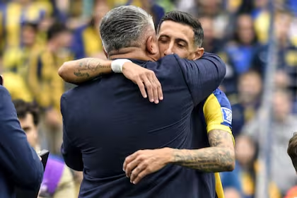 AgustinMuzzu's tweet photo. Hace un rato se subió un video por error. En menos de una hora sale el correcto, sobre como DI MARIA YA SABIA que se jugaba un título, pero los demás no. Hicieron trampa y se nos rieron. Sacaron ventaja de tener información privilegiada y cocinaron todo. Aviso que es fuerte https://t.co/d2EkzhWuw1