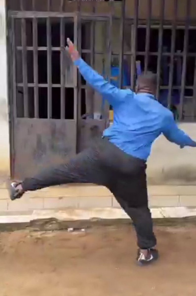 Untouched260's tweet image. Mawa 6pm kufika pa BICC

Tickets: ulinzinga.com/ev-B63EhSaq

#MagicianAlbumLaunch
#BICC