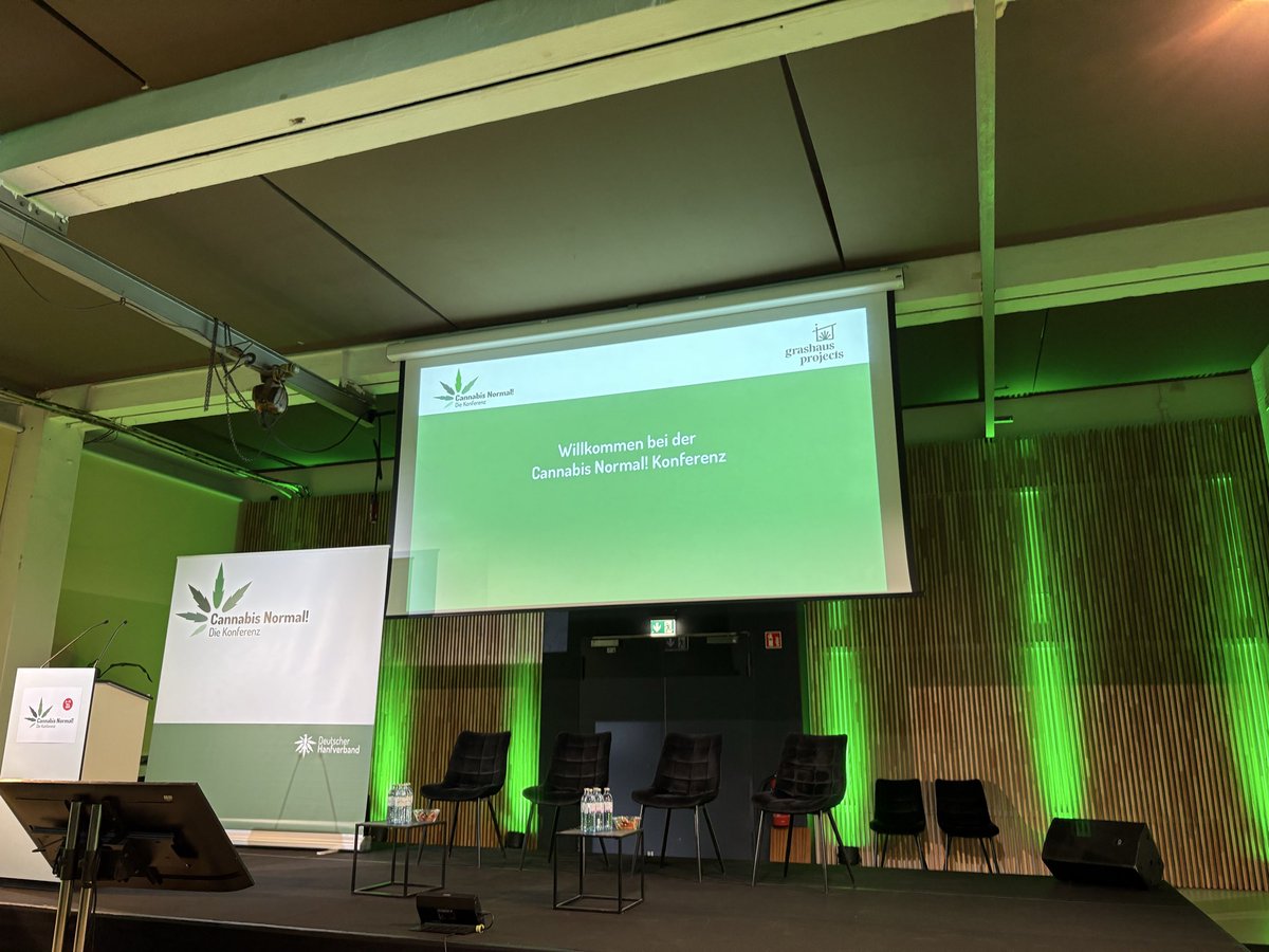 hanfminister's tweet photo. Immer wieder eine Freude auf der #CaNoKo vom  deutschen @hanfverband zu sein.

Erster Tagesordnungspunkt wie immer die Opening Session mit Politik, Wirtschaft und Aktivismus 🤓 https://t.co/B1bSWEqFet