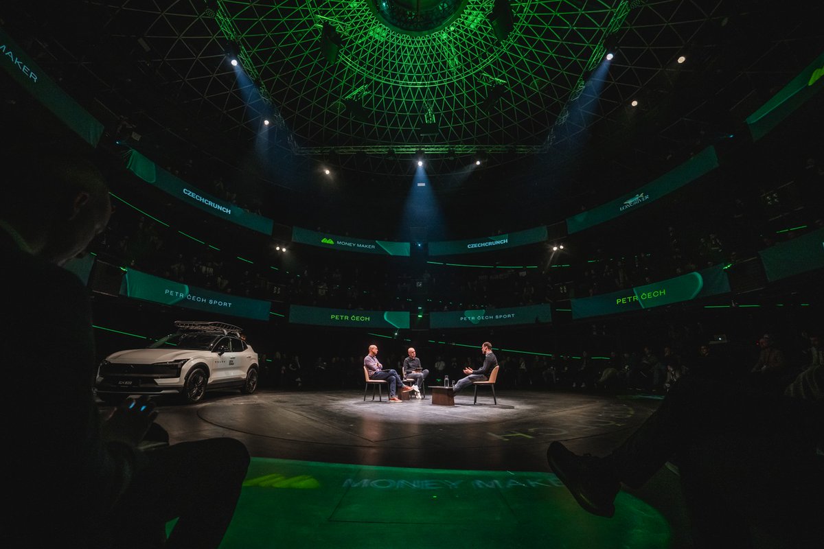 Petr Cech tweet media