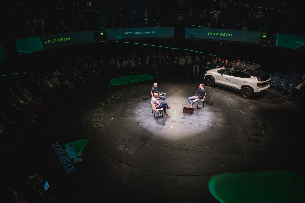 Petr Cech tweet media