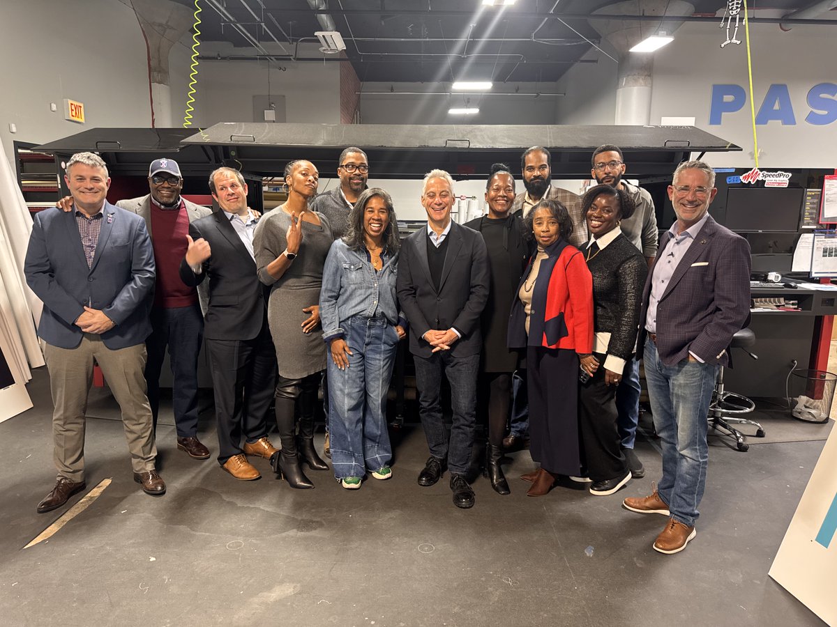 SpeedProChiLoop's tweet image. Honored to join Lisa Dent on WGN Radio for a follow-up to our impactful Veteran&apos;s Day round-table with Rahm Emanuel. Grateful for the opportunity to continue supporting our veterans! bit.ly/48rMVZE #SpeedProChicagoLoop #Veterans #MarineCorps #USMC #WGN #WGNRadio #Rahm