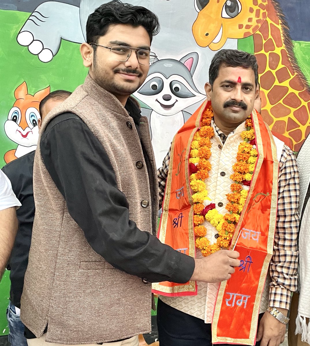 SamarthDwivedii's tweet photo. लोकप्रिय पूर्व जिलाध्यक्ष भाजपा महोबा एवं विधान परिषद सदस्य आदरणीय चाचाजी श्री @JitendrasMLC जी आपको जन्मदिन की हार्दिक बधाई एवं शुभकामनाएं 🎉🙏🏻💐 https://t.co/bxSv5M1Hjx