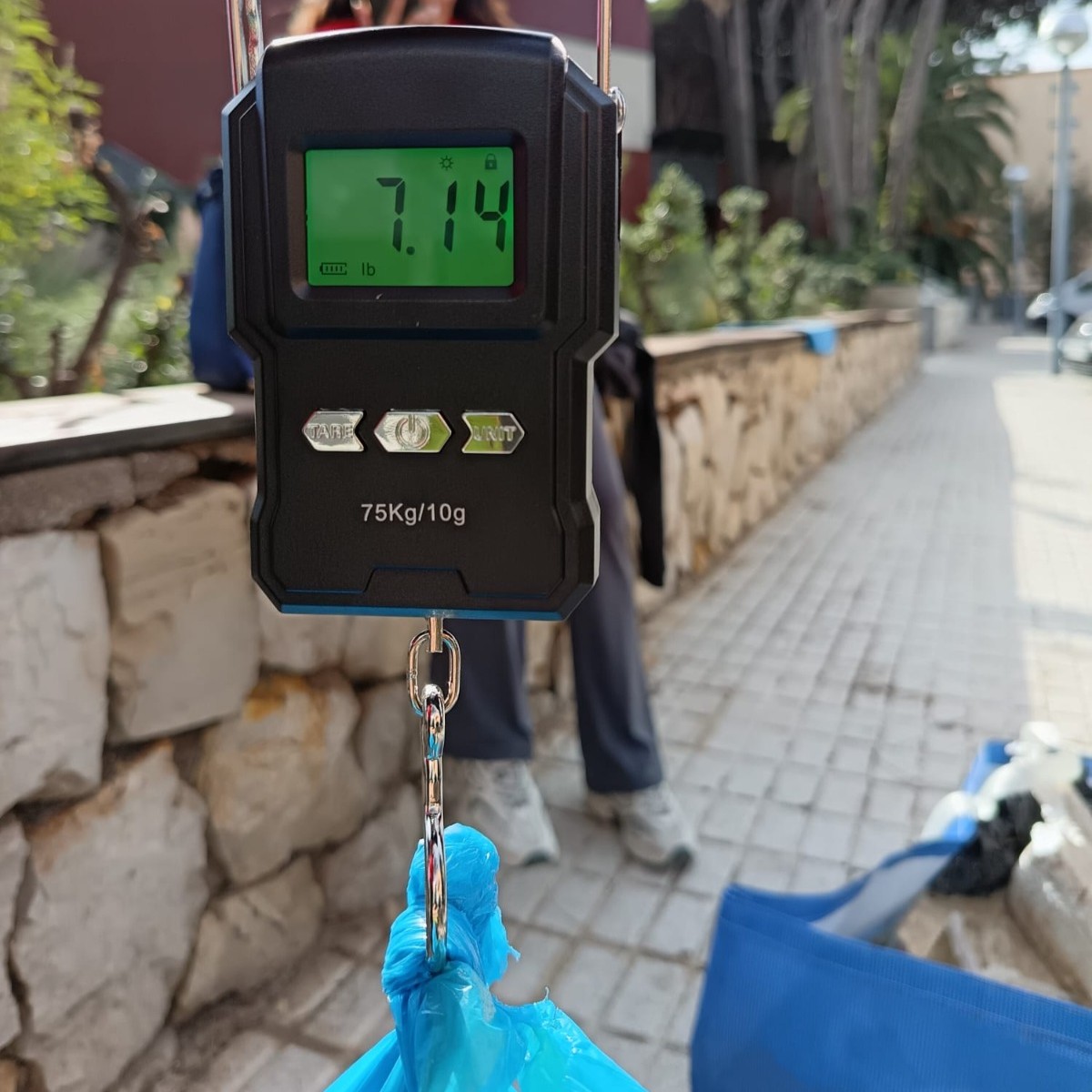 CreuRojaTGN's tweet image. La campanya de voluntariat LIBERA va fer parada el 15 de novembre a la platja de la Pineda de Vila-seca🌊
Es van recollir, classificar i pesar residus i es va elaborar un informe sobre el seu origen i la seva tipologia 🥤🛢️
#creurojatarragona #proyectoLIBERA #basuraleza