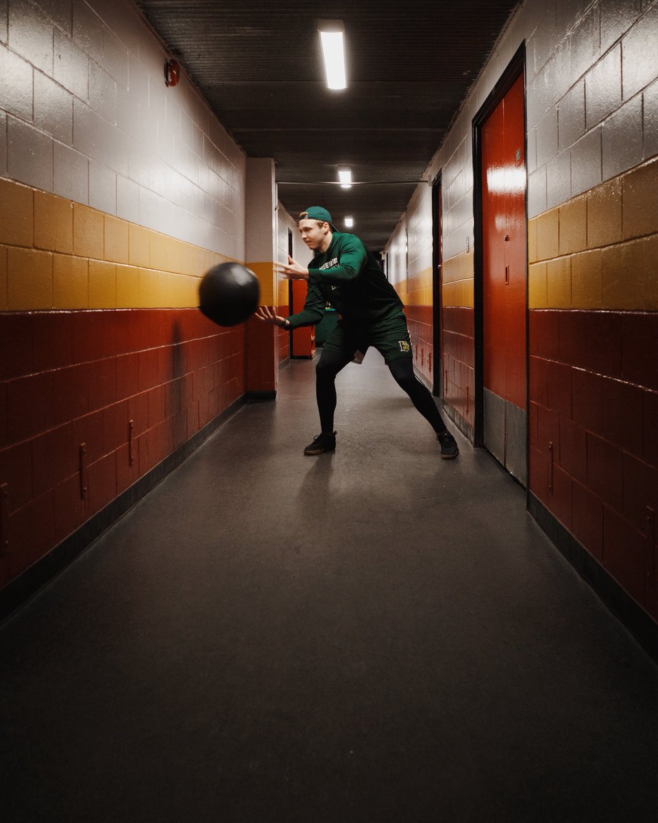 HFXMooseheads's tweet image. GameDay smiles from Baie-Comeau 😀 #GoMooseGo