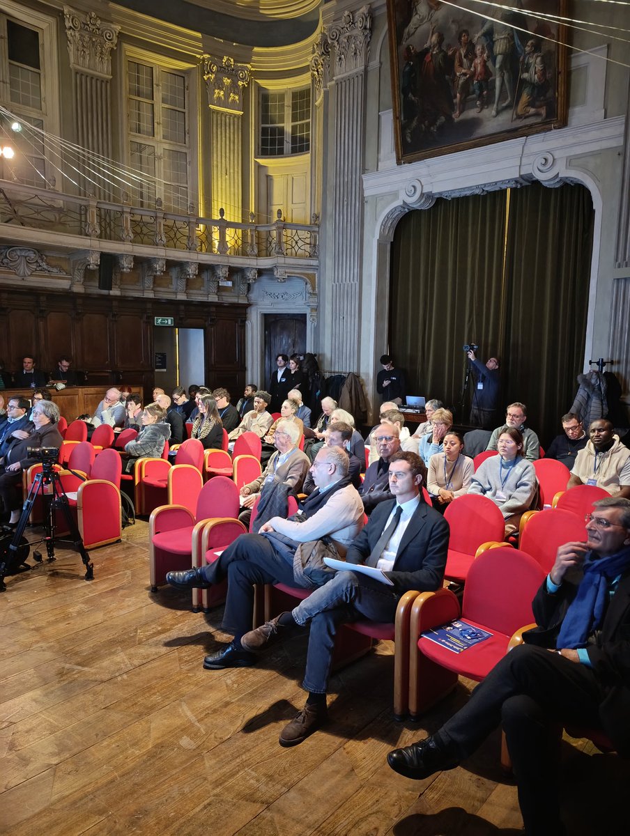 Polis Policy tweet media