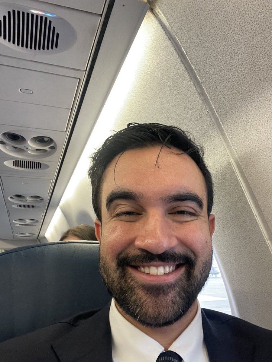 RyanRozbiani's tweet image. REALLY, this is the priority of our elected officials?

Ahead of Mayor Mamdani’s visit to meet President Trump, the U.S. House Passed a Resolution &quot;Denouncing Socialism.&quot;

The House of Representatives voted 285-98 to condemning the &quot;horrors of socialism.&quot;