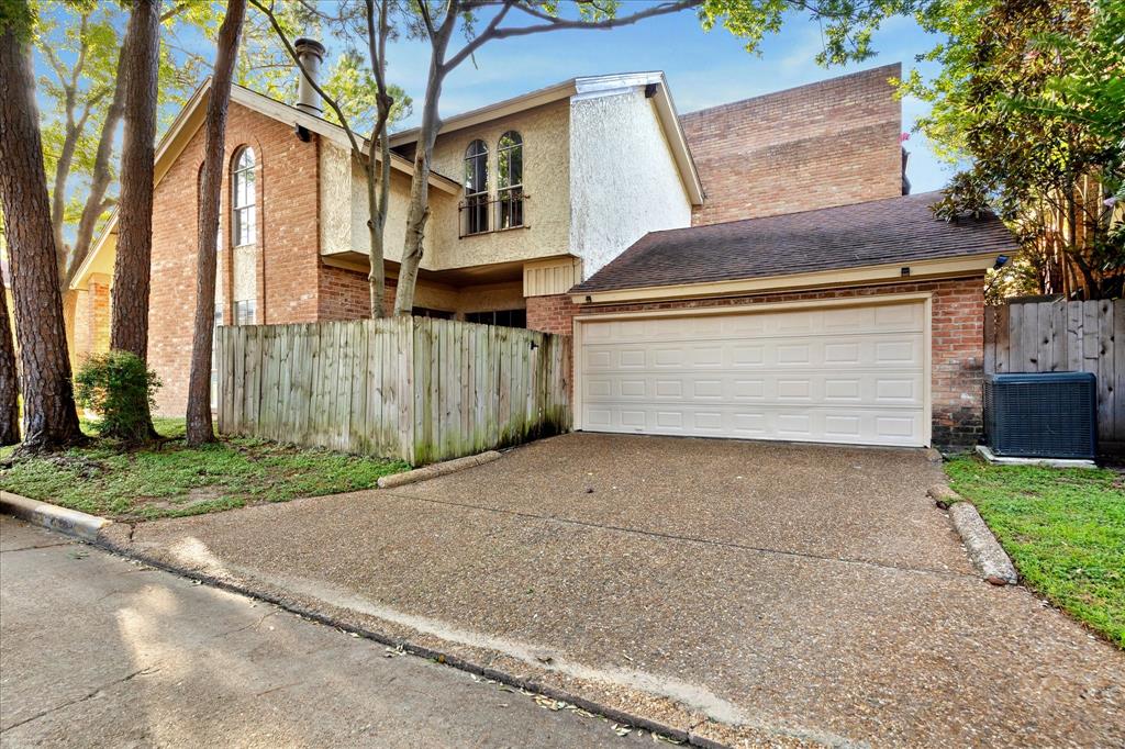 HintonHomeTeam's tweet image. $325K | 3BD 2.5BA | 2,392 SF corner-lot townhome w/ open kitchen, private patio, new HVAC &amp;amp; 2-car garage.
Pool + clubhouse community | Spring Branch ISD | Near Terry Hershey Park.

📞 Michelle Hinton 832-795-2246
#HoustonRealEstate #CompassHouston